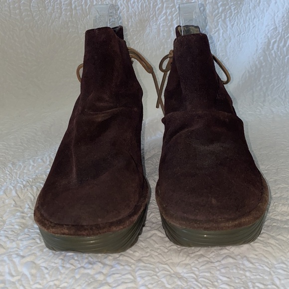 Fly London Yebi Suede Lace Up Tie Wedge Ankle Booties NWOT - Picture 4 of 11